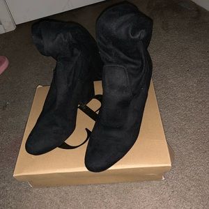 Selling some long boot